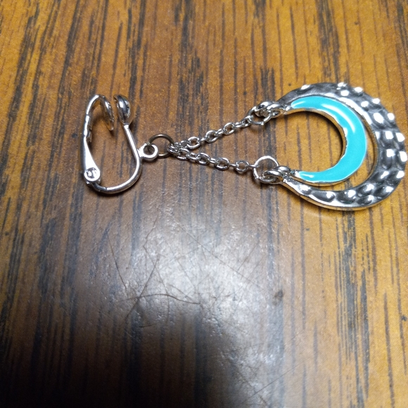 New With Tags Jaclyn Smith Sensitive Ear Clip Earring. - Picture 3 of 3